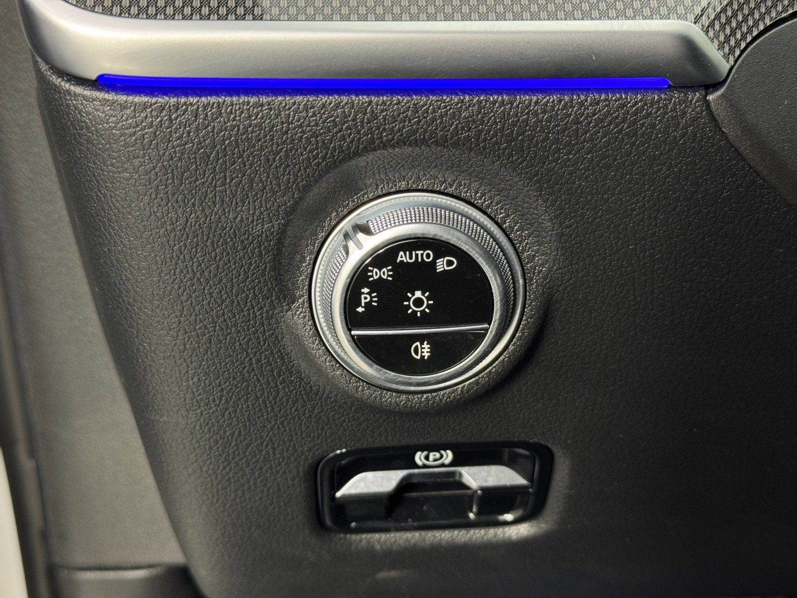 Used 2022 Mercedes-Benz C 300 Sedan w/ AMG Line w/ Night Package image 18