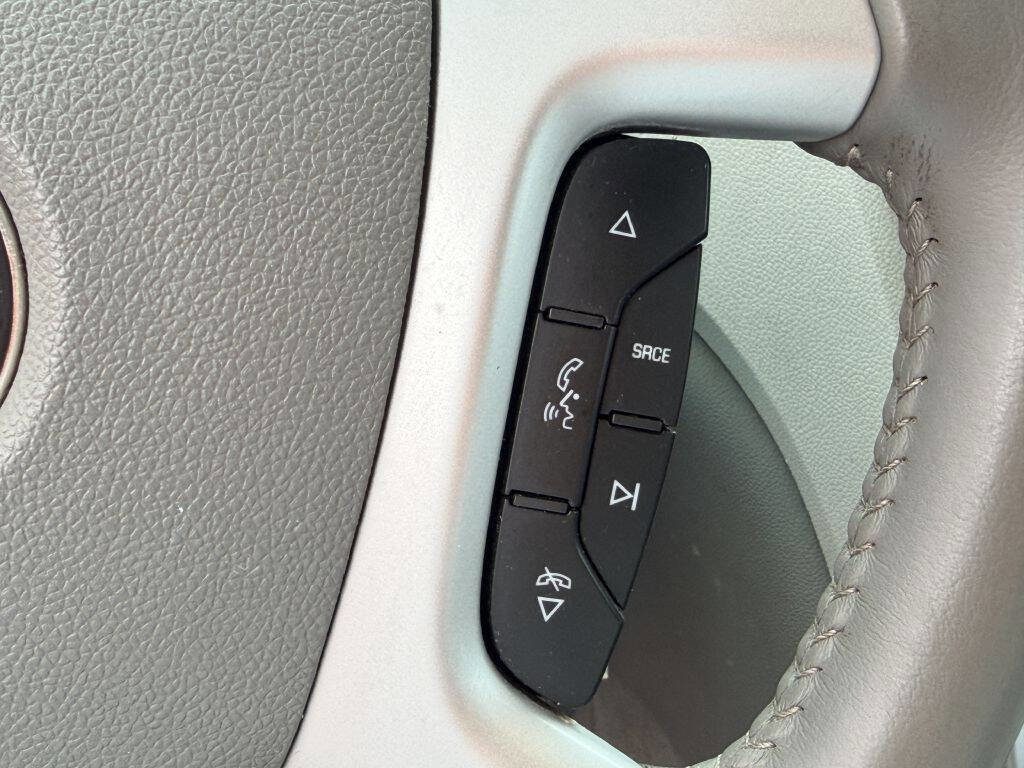 Used 2011 Chevrolet Traverse LS AWD/4WD image 14