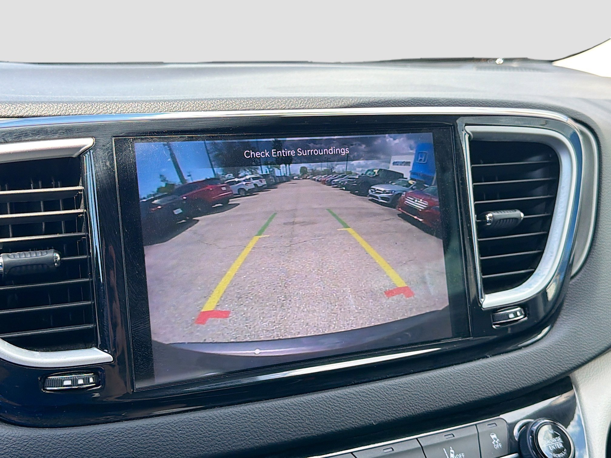 Used 2023 Chrysler Pacifica Touring-L image 30