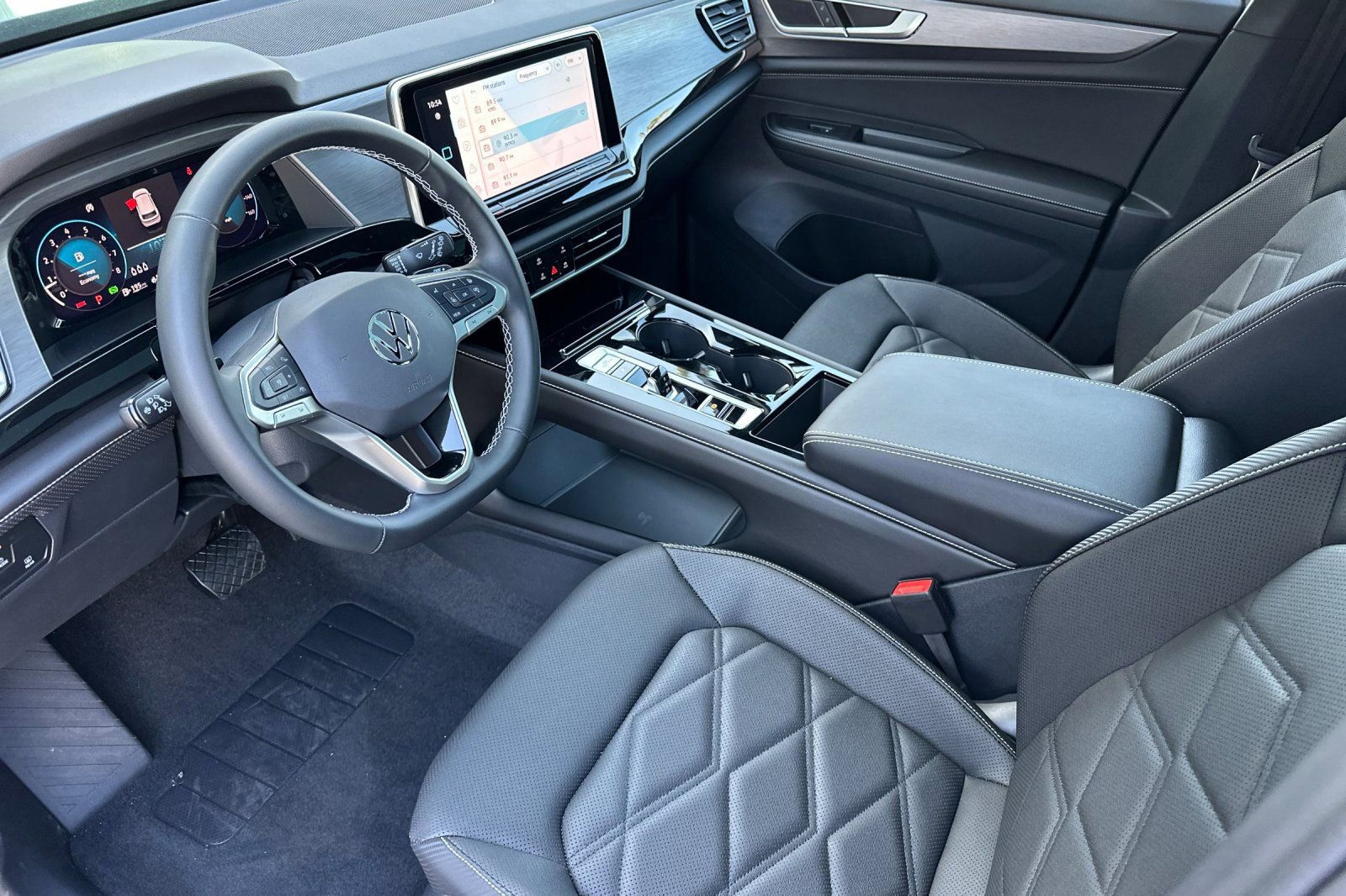 New 2026 Volkswagen Atlas Cross Sport SE image 8