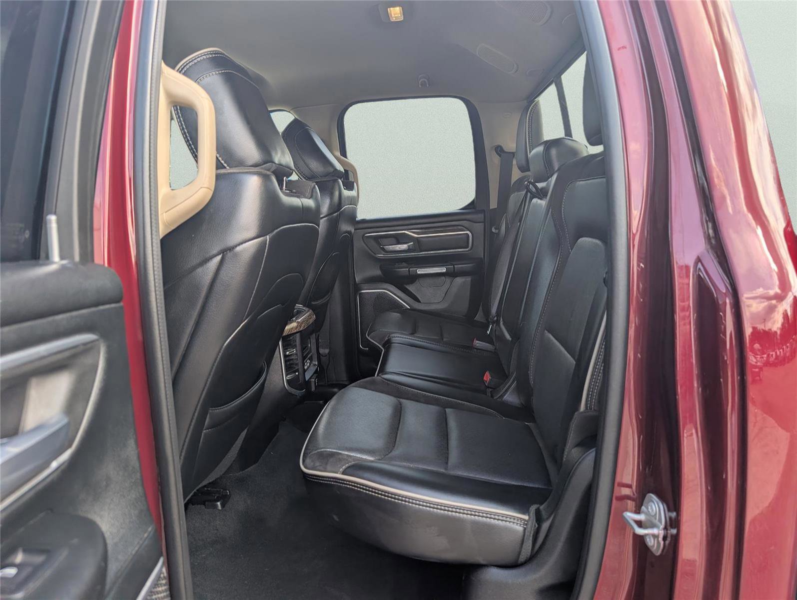 Used 2020 RAM 1500 Laramie image 28