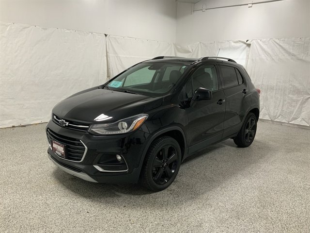 Used 2019 Chevrolet Trax Premier w/ Midnight Edition AWD/4WD image 2