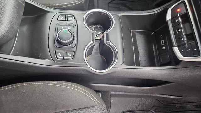 Used 2022 GMC Terrain SLE w/ Driver Convenience Package image 15