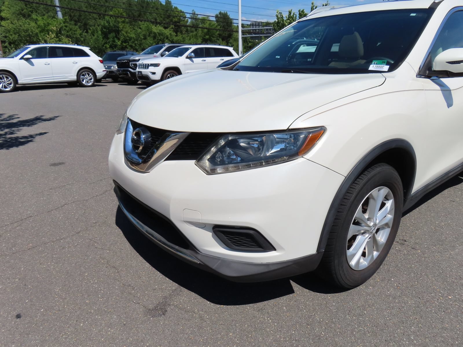 Used 2016 Nissan Rogue SV w/ SV Premium Package AWD/4WD image 8