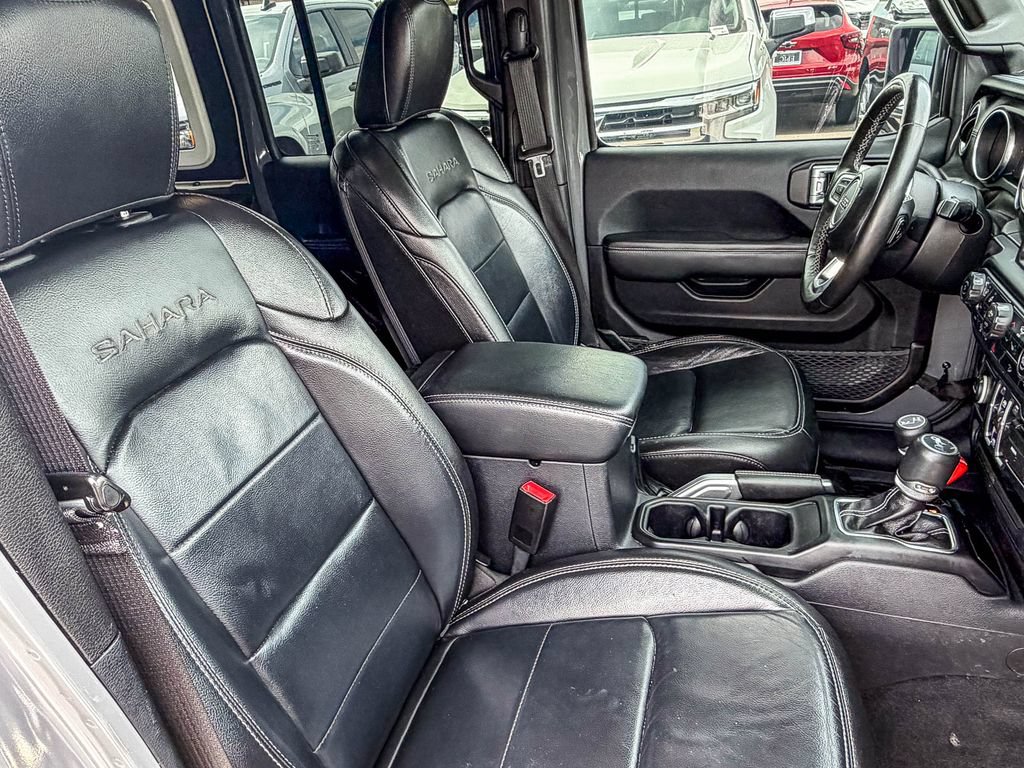 Used 2019 Jeep Wrangler Unlimited Sahara AWD/4WD image 35
