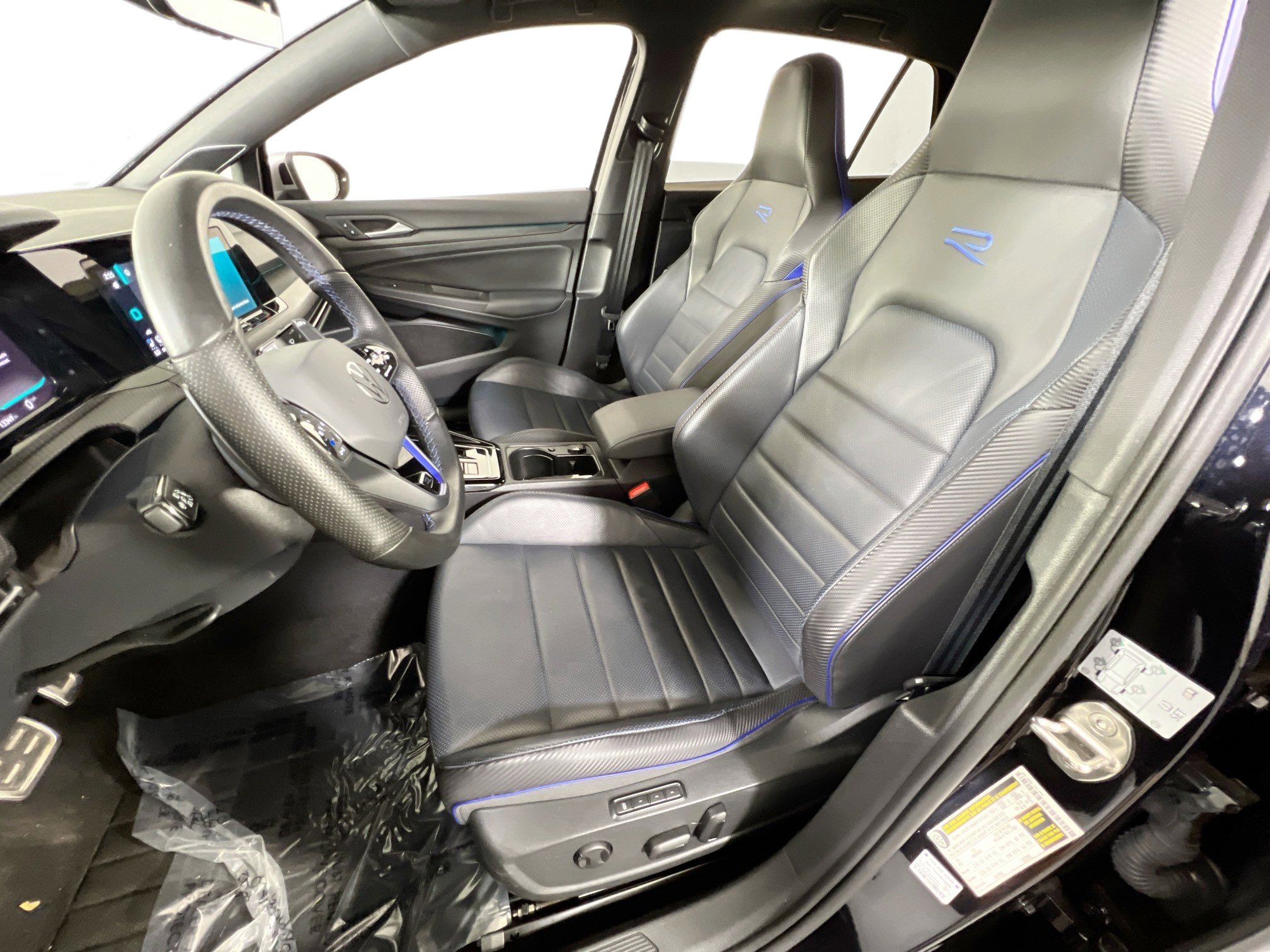 Used 2024 Volkswagen Golf R image 20