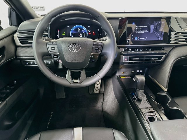 Used 2025 Toyota Camry SE FWD image 23