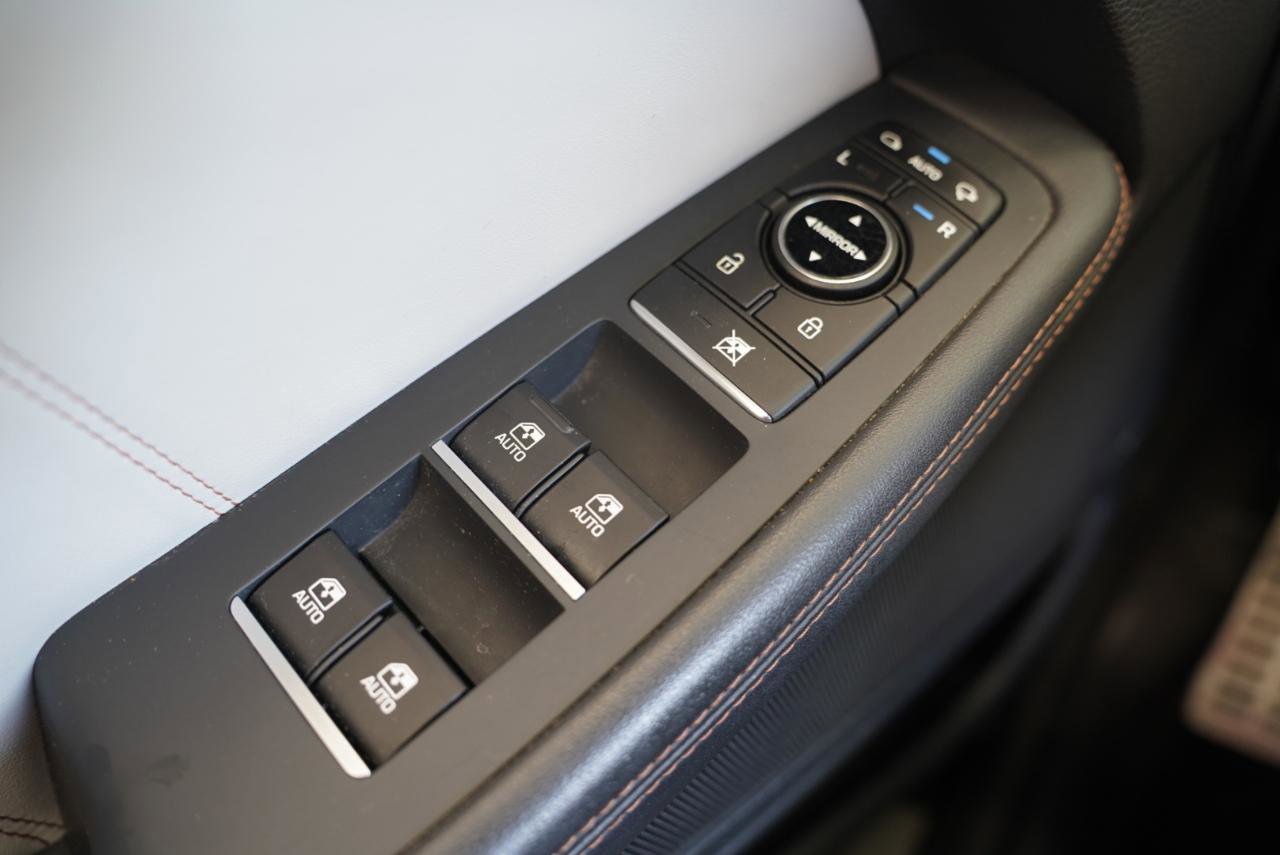 Used 2018 Genesis G80 3.3T Sport RWD image 29