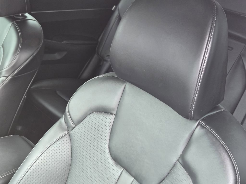 Certified 2025 Kia Sorento S FWD image 20