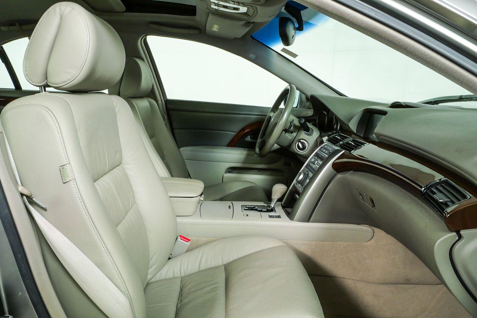 Used 2007 Acura RL w/ Technology Package AWD/4WD image 18