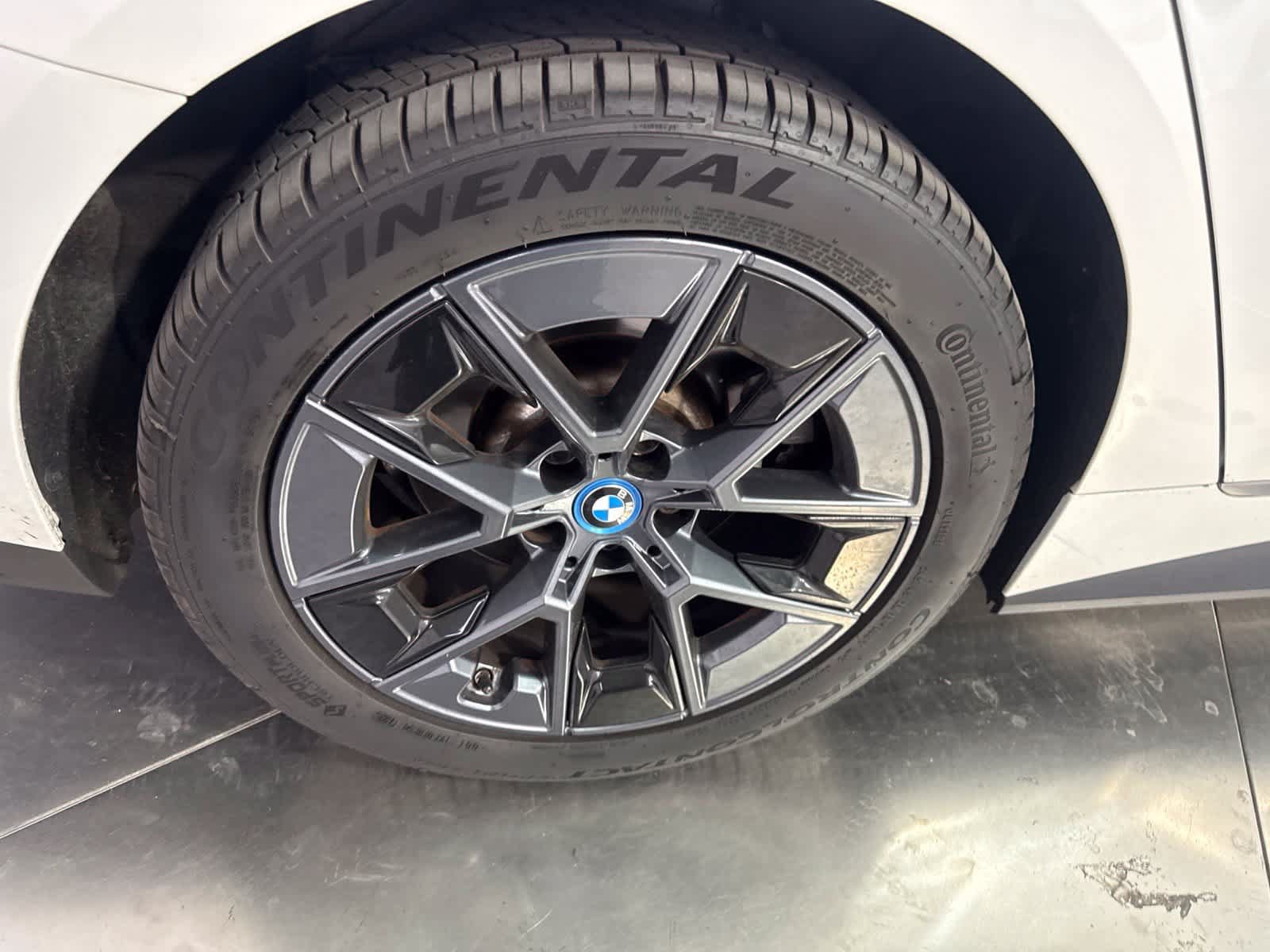 Used 2023 BMW i4 eDrive40 w/ Premium Package RWD image 16