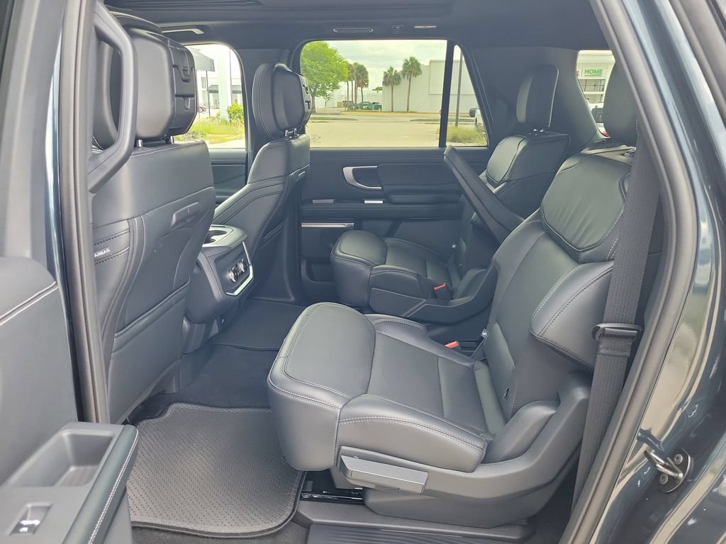New 2026 Ford Expedition Max Platinum w/ Stealth Appearance Package AWD/4WD image 12