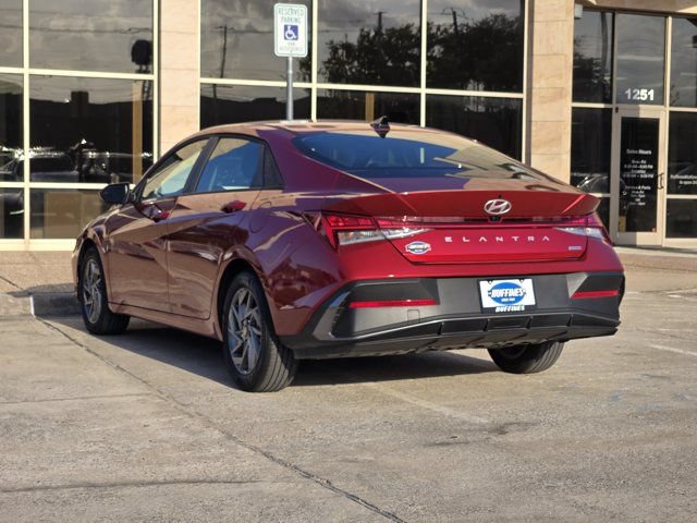 Certified 2025 Hyundai Elantra Hybrid FWD image 6