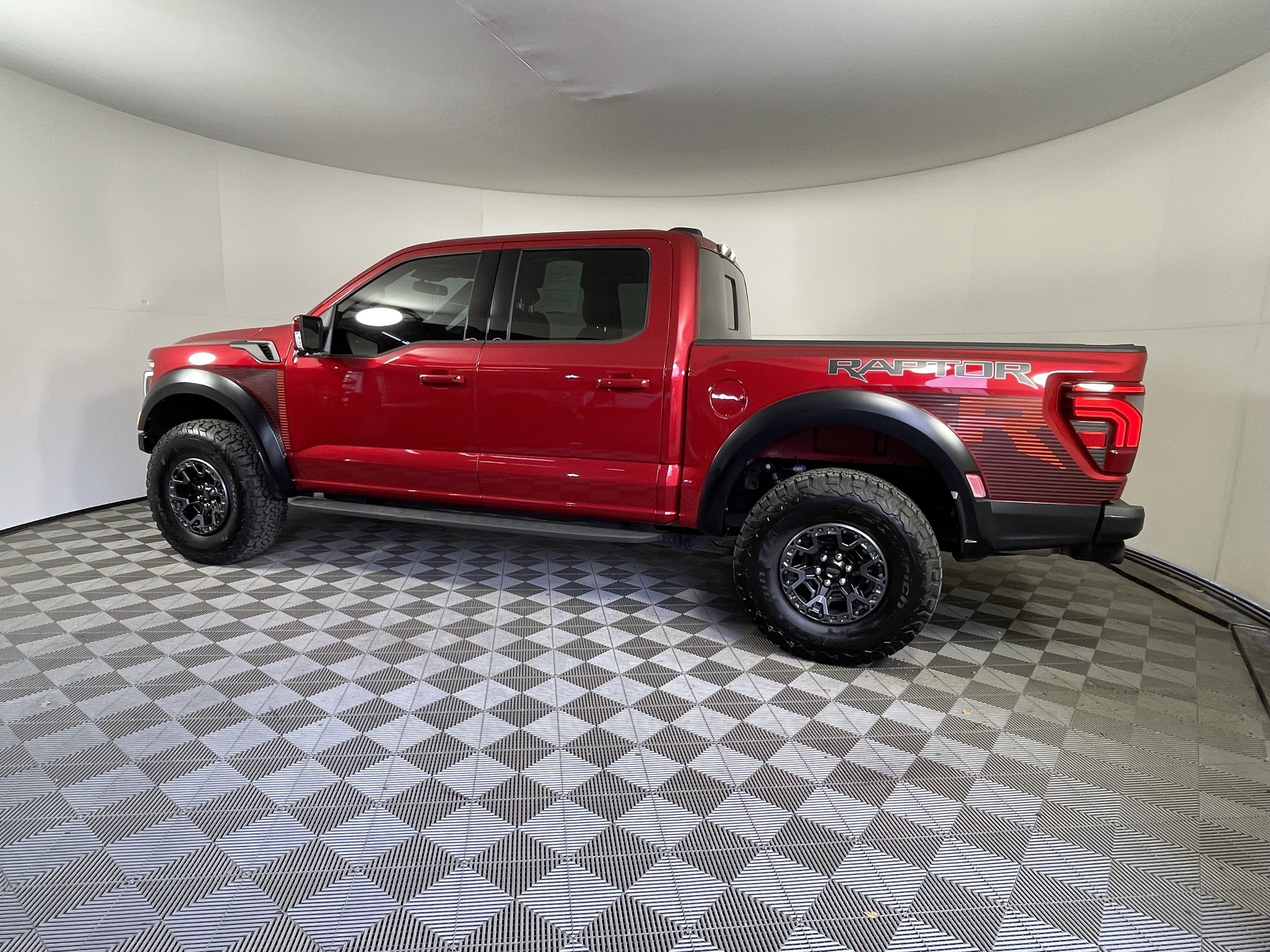 Used 2025 Ford F150 Raptor w/ Equipment Group 803A Raptor R AWD/4WD image 2