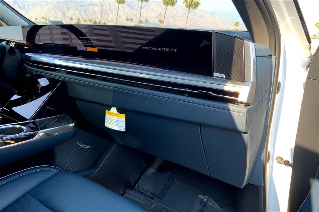 New 2026 Cadillac Escalade IQ Sport 2 w/ LPO, ONYX Package image 33