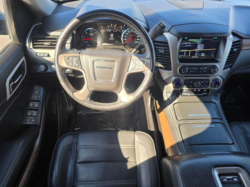 Used 2019 GMC Yukon Denali w/ Denali Ultimate Black Edition AWD/4WD image 2