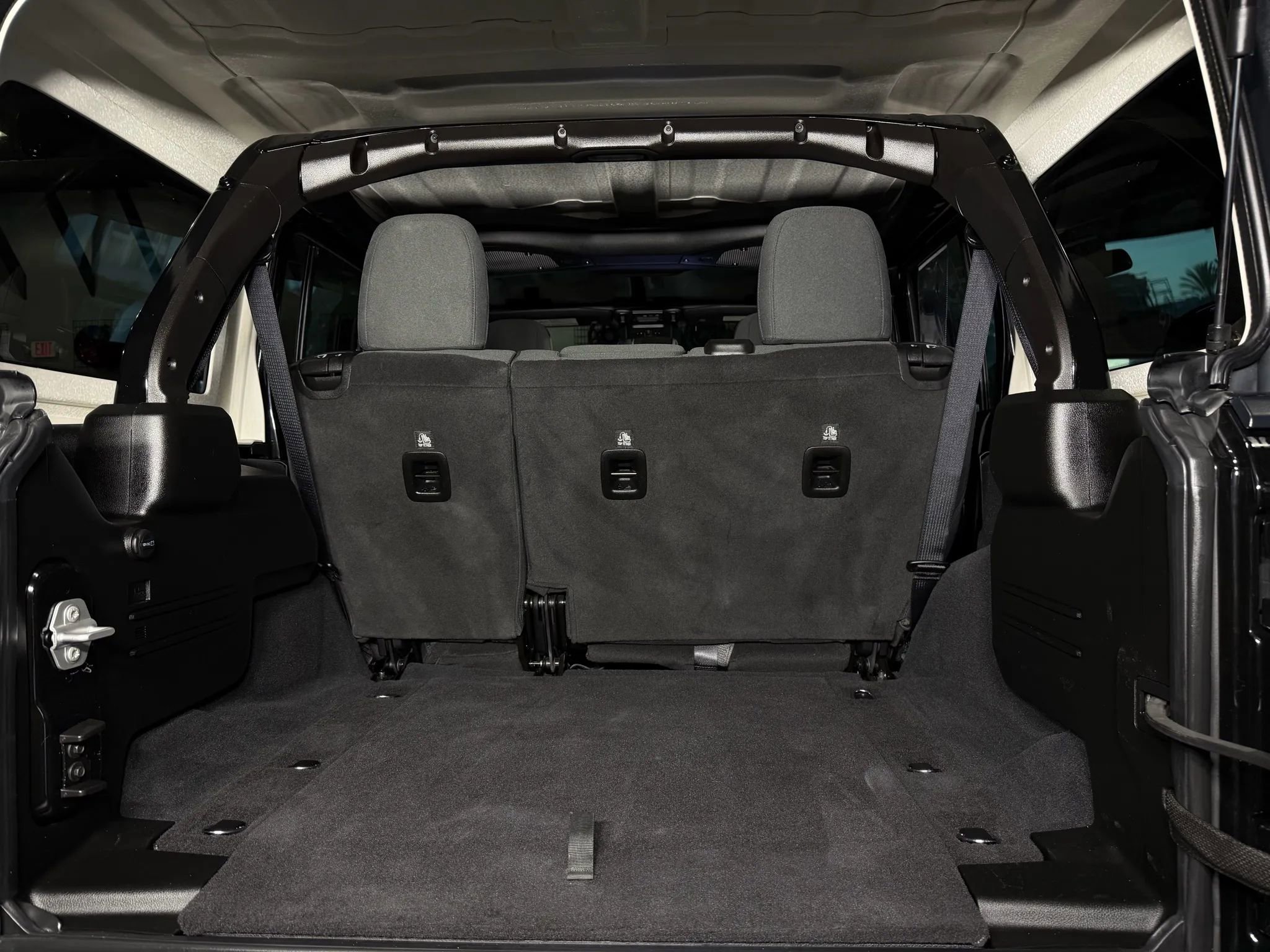 Used 2025 Jeep Wrangler Unlimited Rubicon image 21