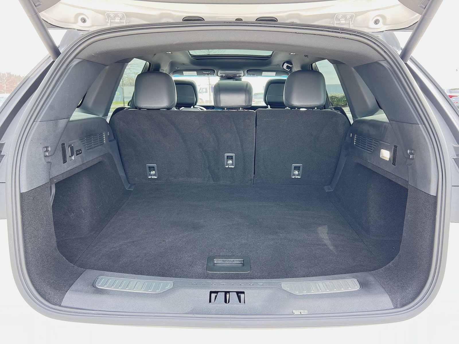 Used 2024 Lincoln Nautilus Premier w/ Equipment Group 102A image 26