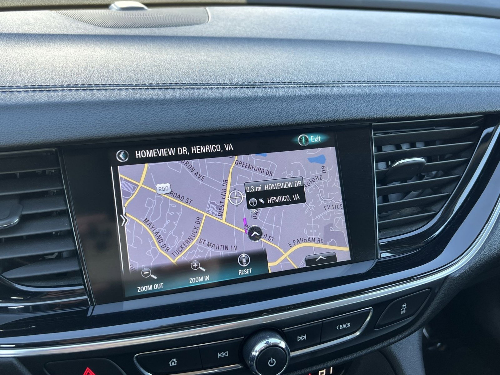 Used 2018 Buick Regal Essence w/ Driver Confidence Package #1 image 21