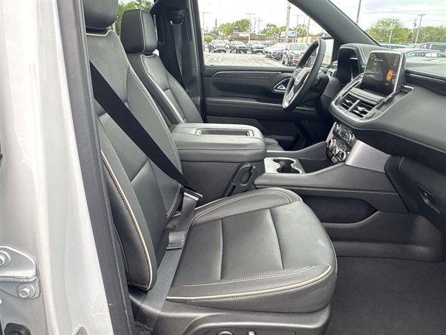 Certified 2023 GMC Yukon SLT w/ SLT Premium Package AWD/4WD image 29