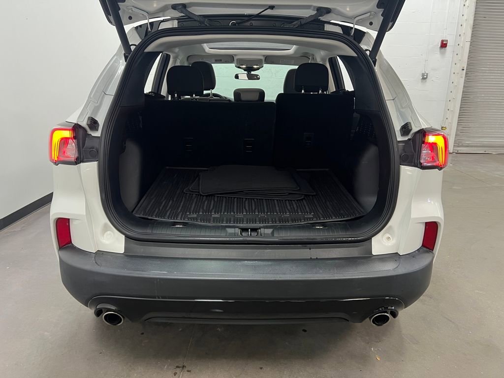 Used 2021 Ford Escape SE w/ SE Sport Appearance Package image 25