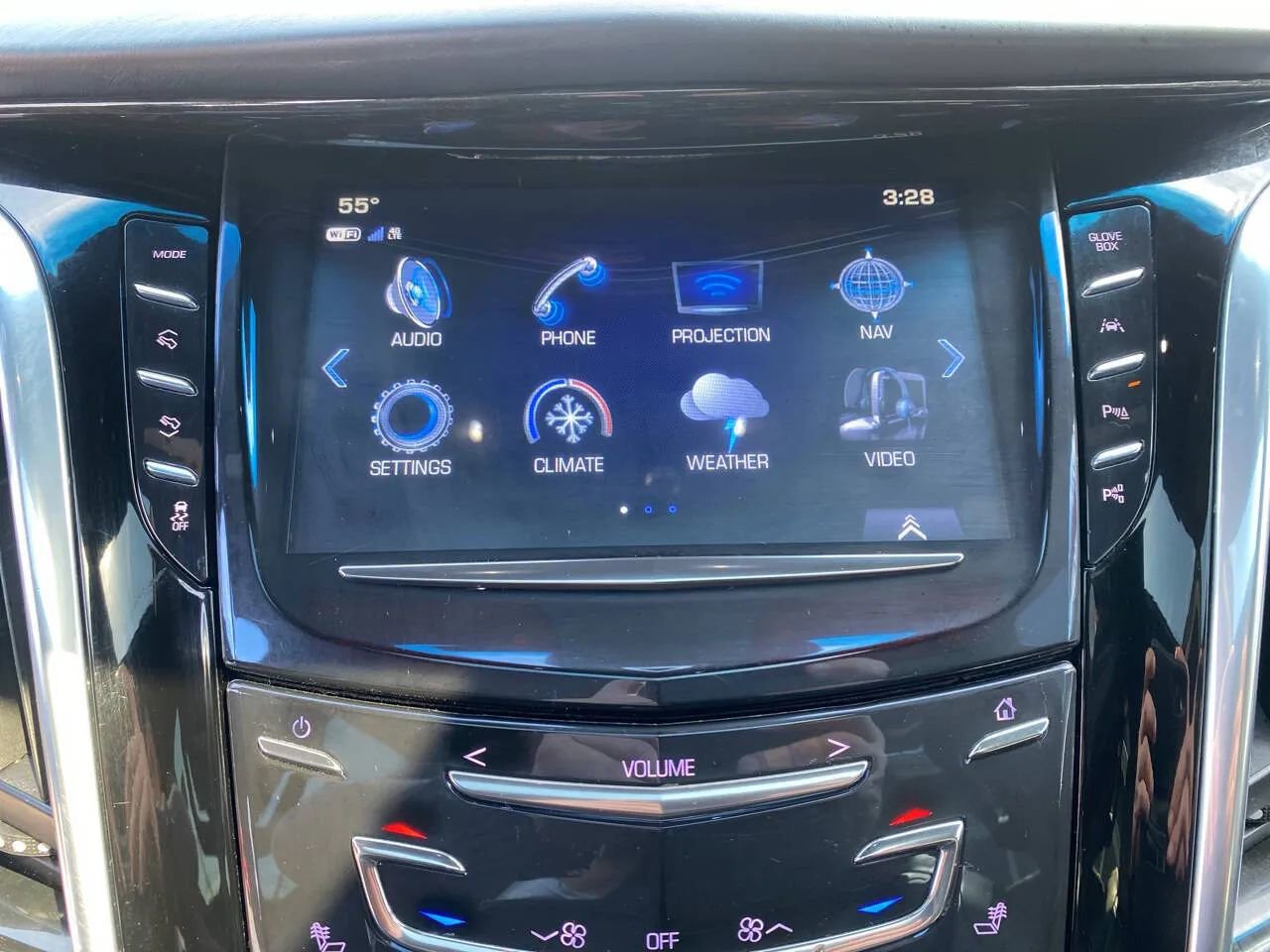 Used 2019 Cadillac Escalade Platinum AWD/4WD image 19