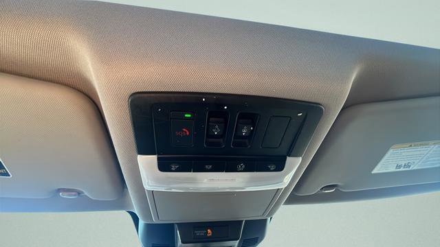 Used 2023 Nissan Rogue SV w/ SV Premium B Package image 18