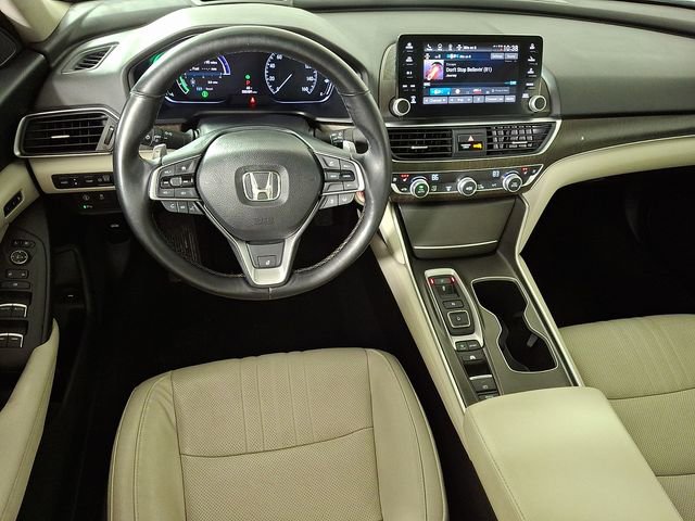 Used 2018 Honda Accord Touring image 2