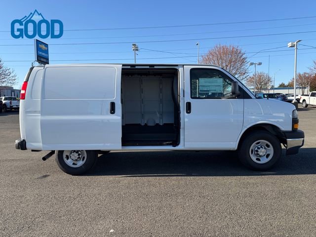 New 2025 Chevrolet Express 3500 w/ Driver Convenience Package image 33