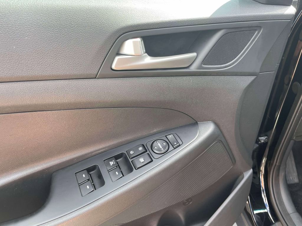Used 2019 Hyundai Tucson Value AWD/4WD image 17