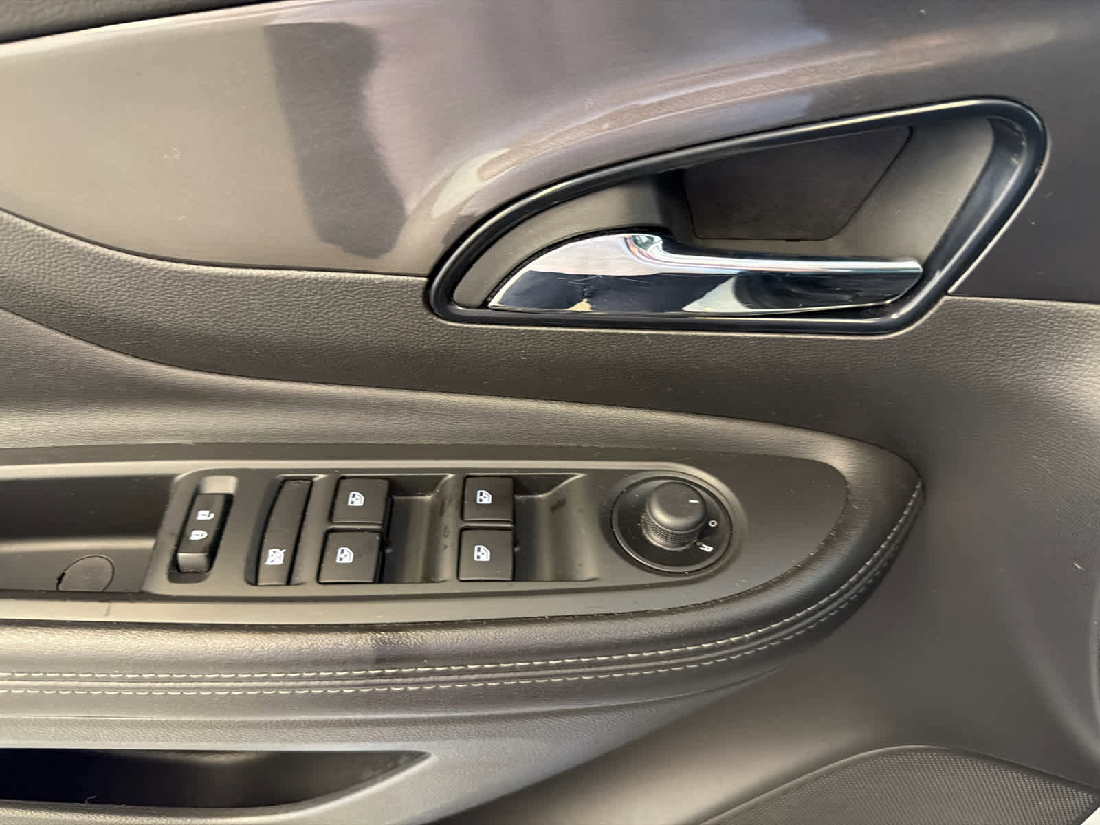 Used 2021 Buick Encore Preferred FWD image 17