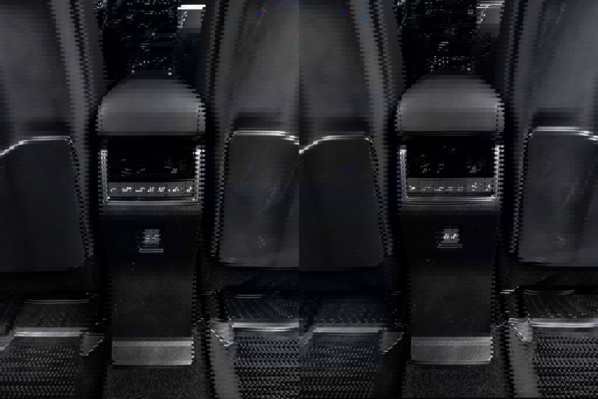 Used 2024 Lexus GX 550 image 32