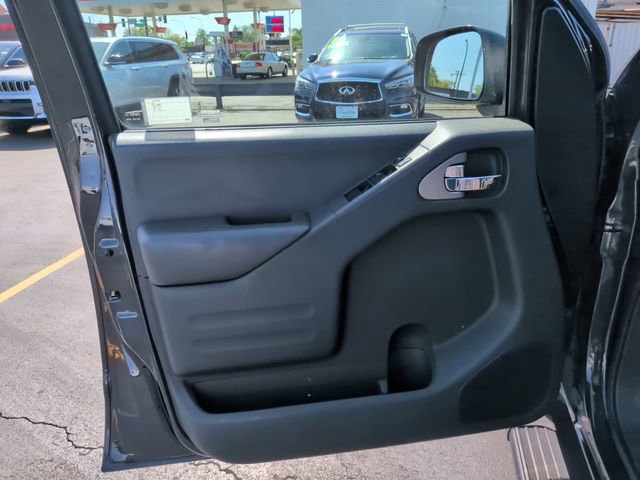 Used 2015 Nissan Frontier PRO-4X AWD/4WD image 16