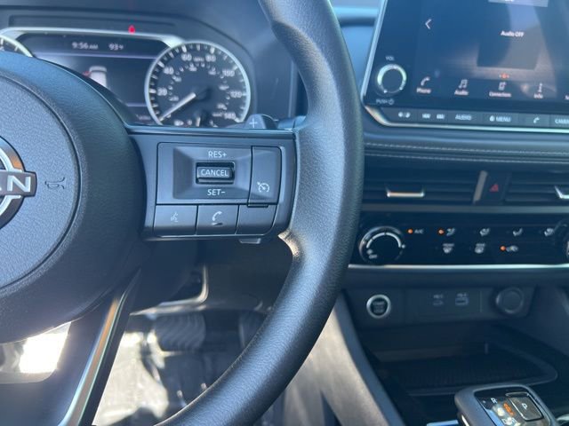 Used 2022 Nissan Rogue S image 13