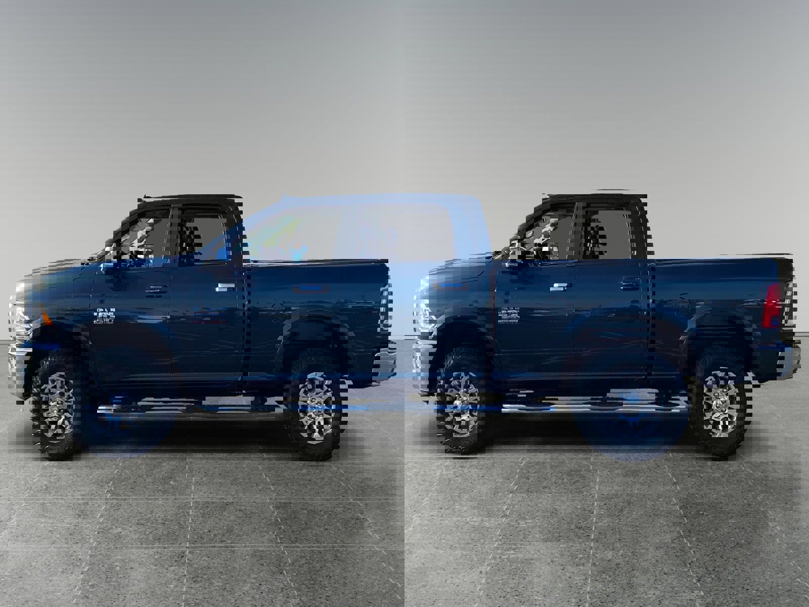 Used 2015 RAM 2500 Laramie image 2