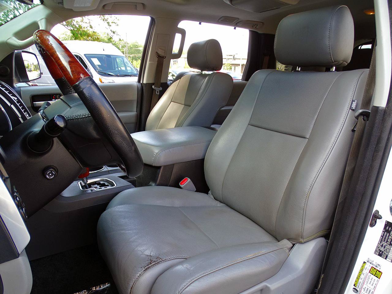 Used 2018 Toyota Sequoia Platinum AWD/4WD image 12