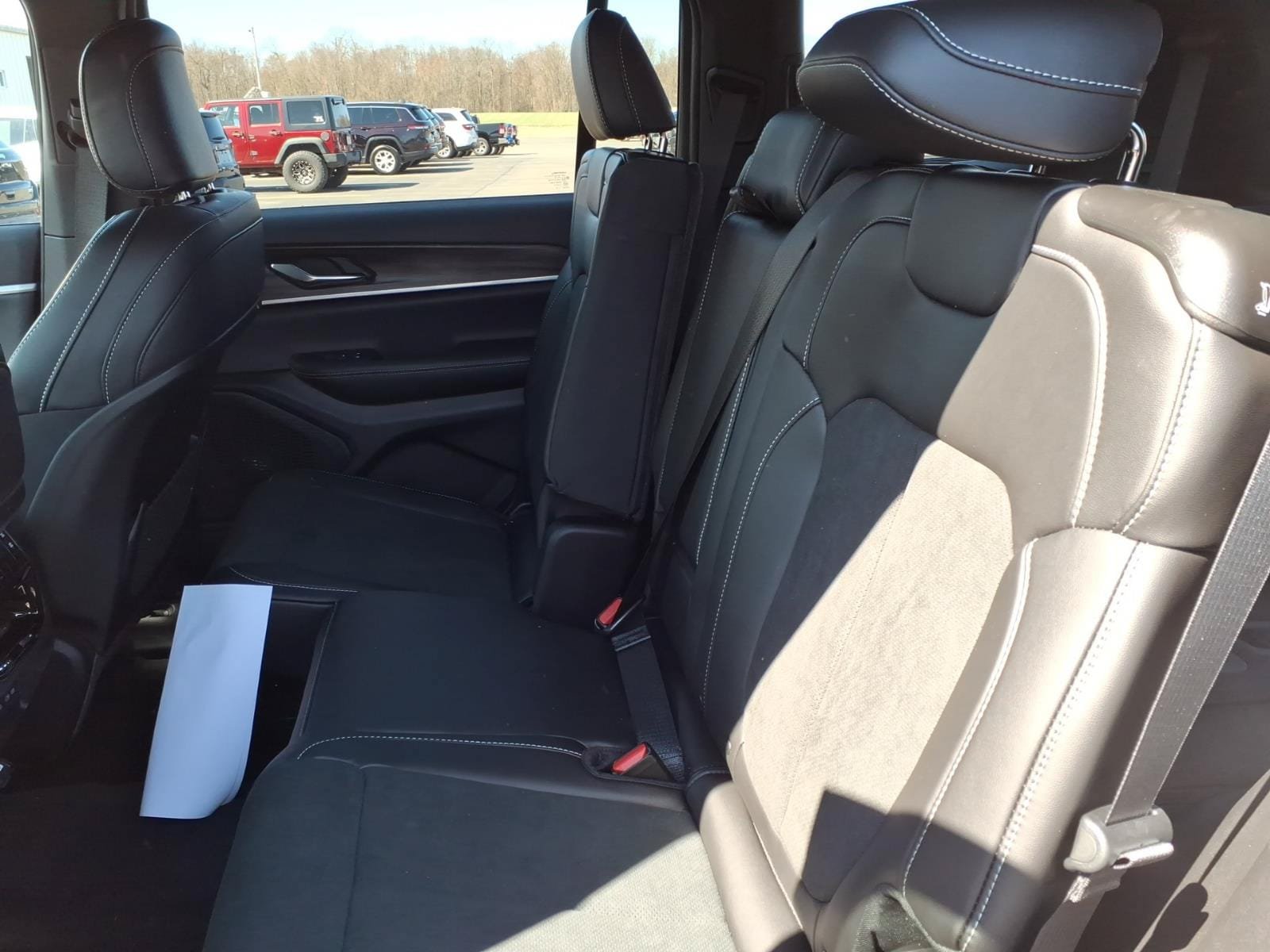 New 2026 Jeep Grand Cherokee L 4WD image 9