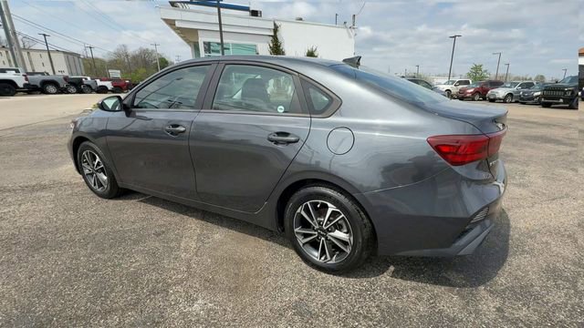 Used 2022 Kia Forte LXS FWD image 6