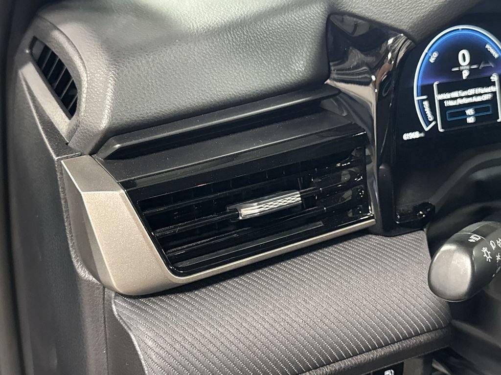 Used 2025 Toyota Camry SE FWD image 15