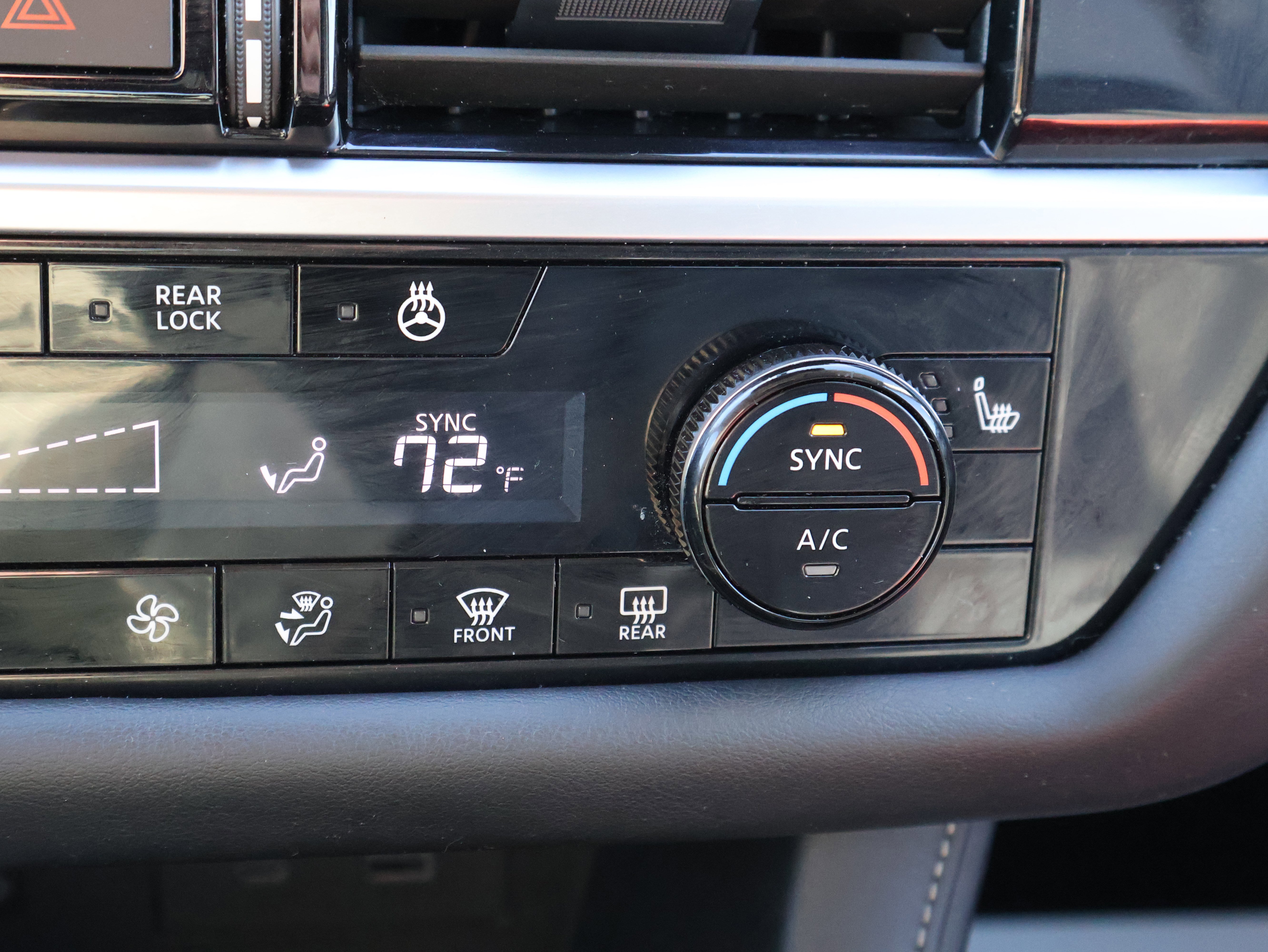 Used 2024 Nissan Pathfinder SL image 27