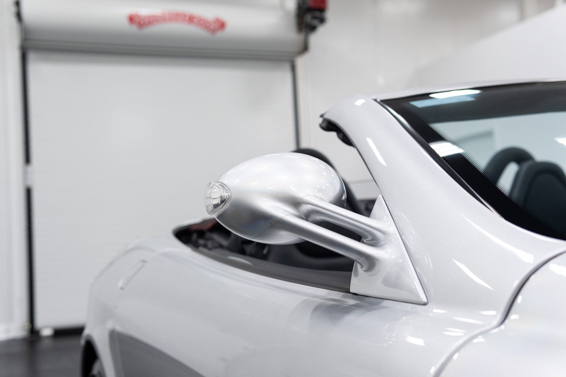 Used 2009 Mercedes-Benz SLR image 28