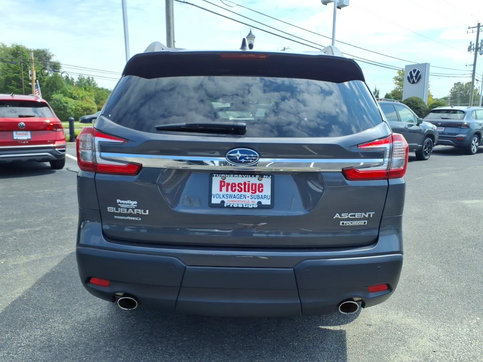 Used 2024 Subaru Ascent Touring AWD/4WD image 3