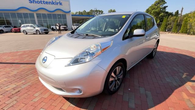 Used 2015 Nissan Leaf SL FWD image 5
