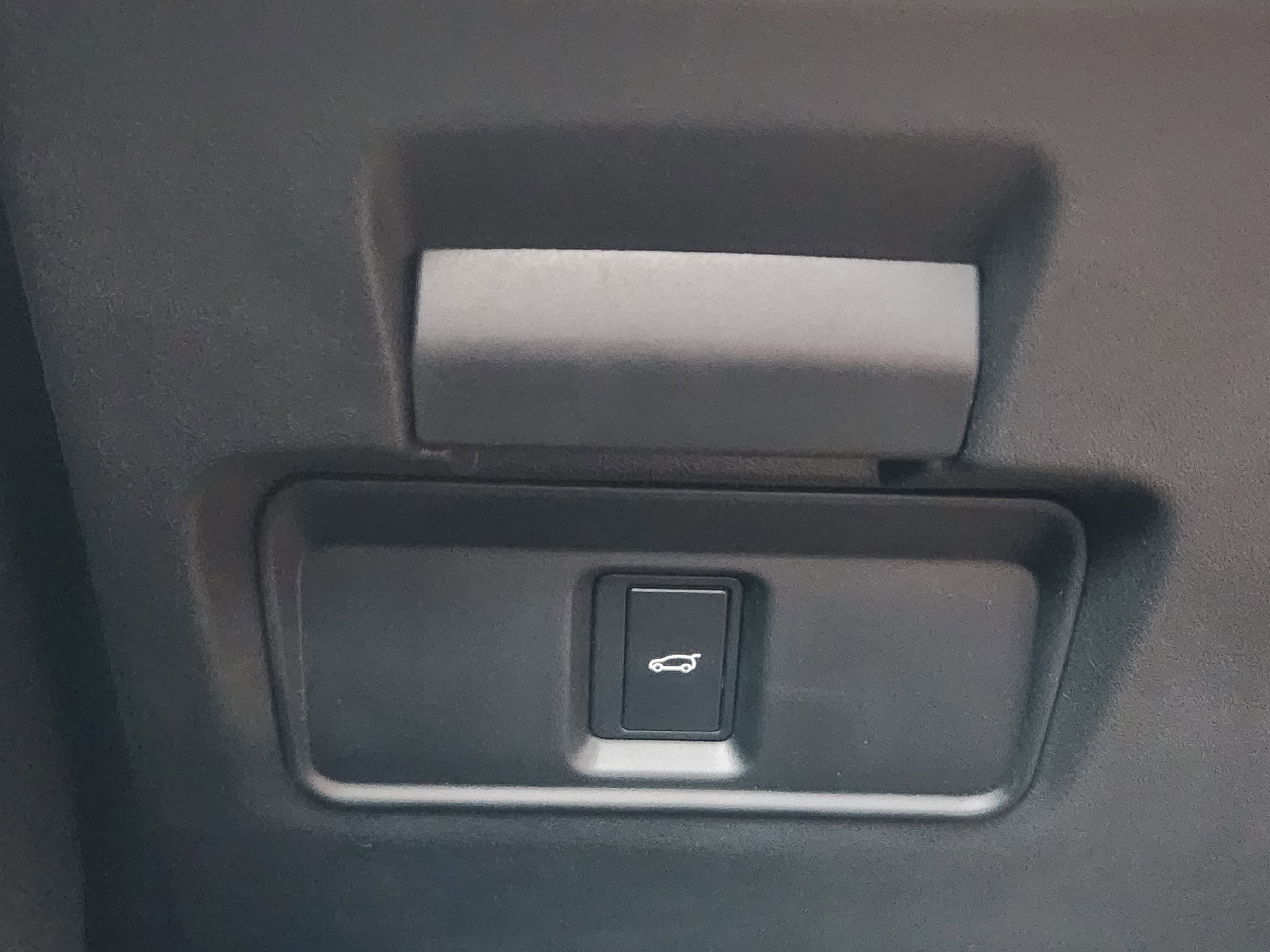 New 2025 Land Rover Discovery Sport S image 21