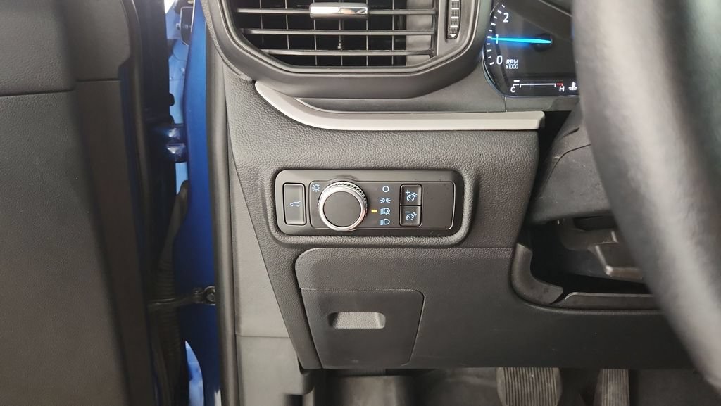 Used 2023 Ford Explorer XLT AWD/4WD image 23