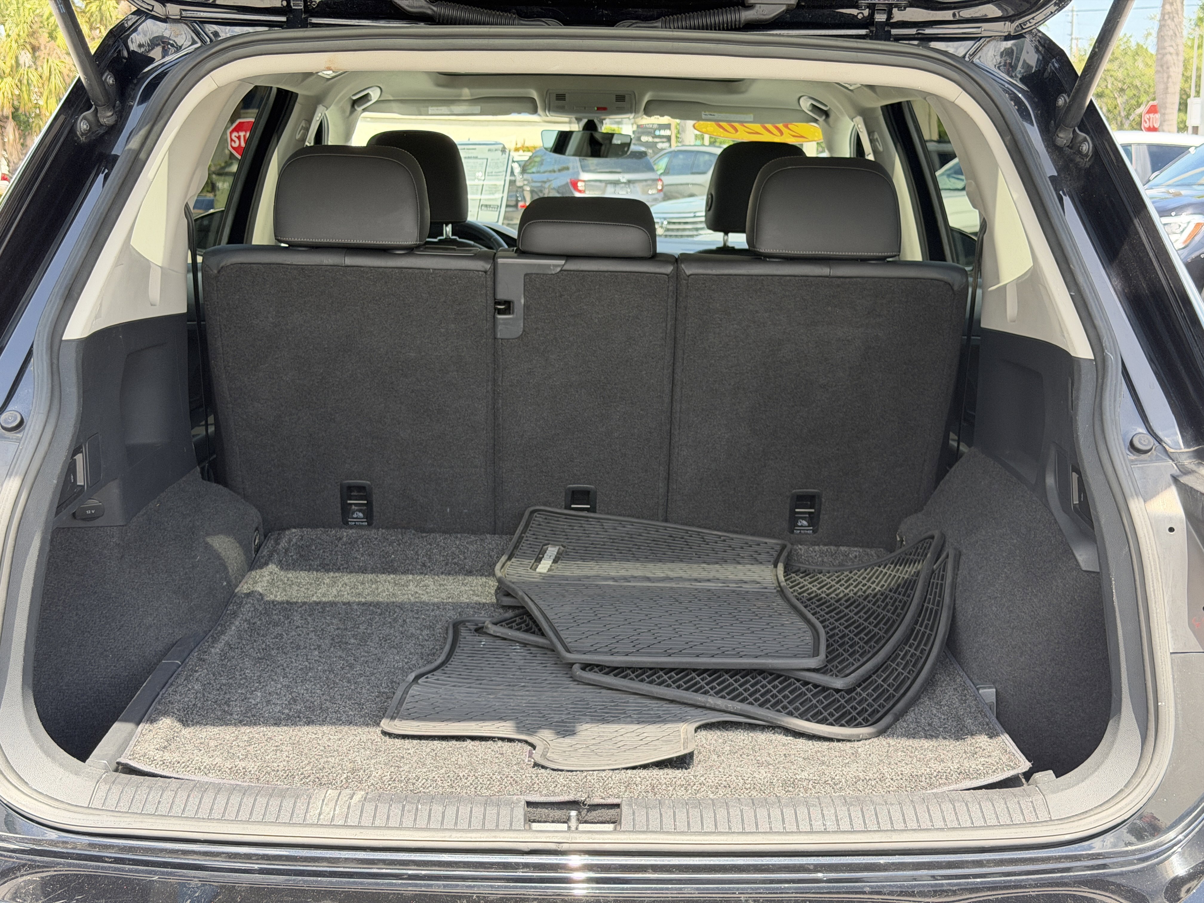 Used 2020 Volkswagen Tiguan SE w/ Panoramic Sunroof Package AWD/4WD image 10