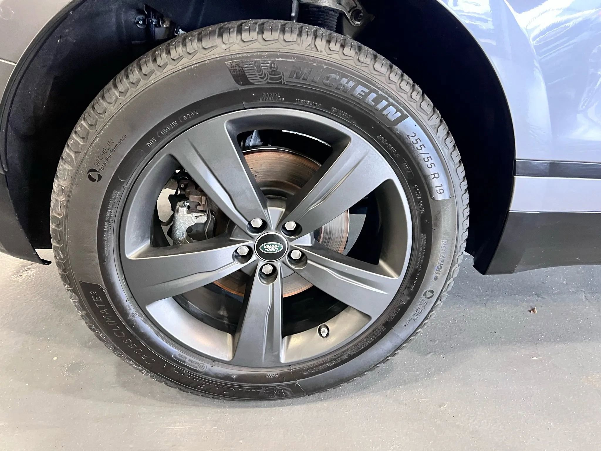 Used 2020 Land Rover Range Rover Velar R-Dynamic S image 33