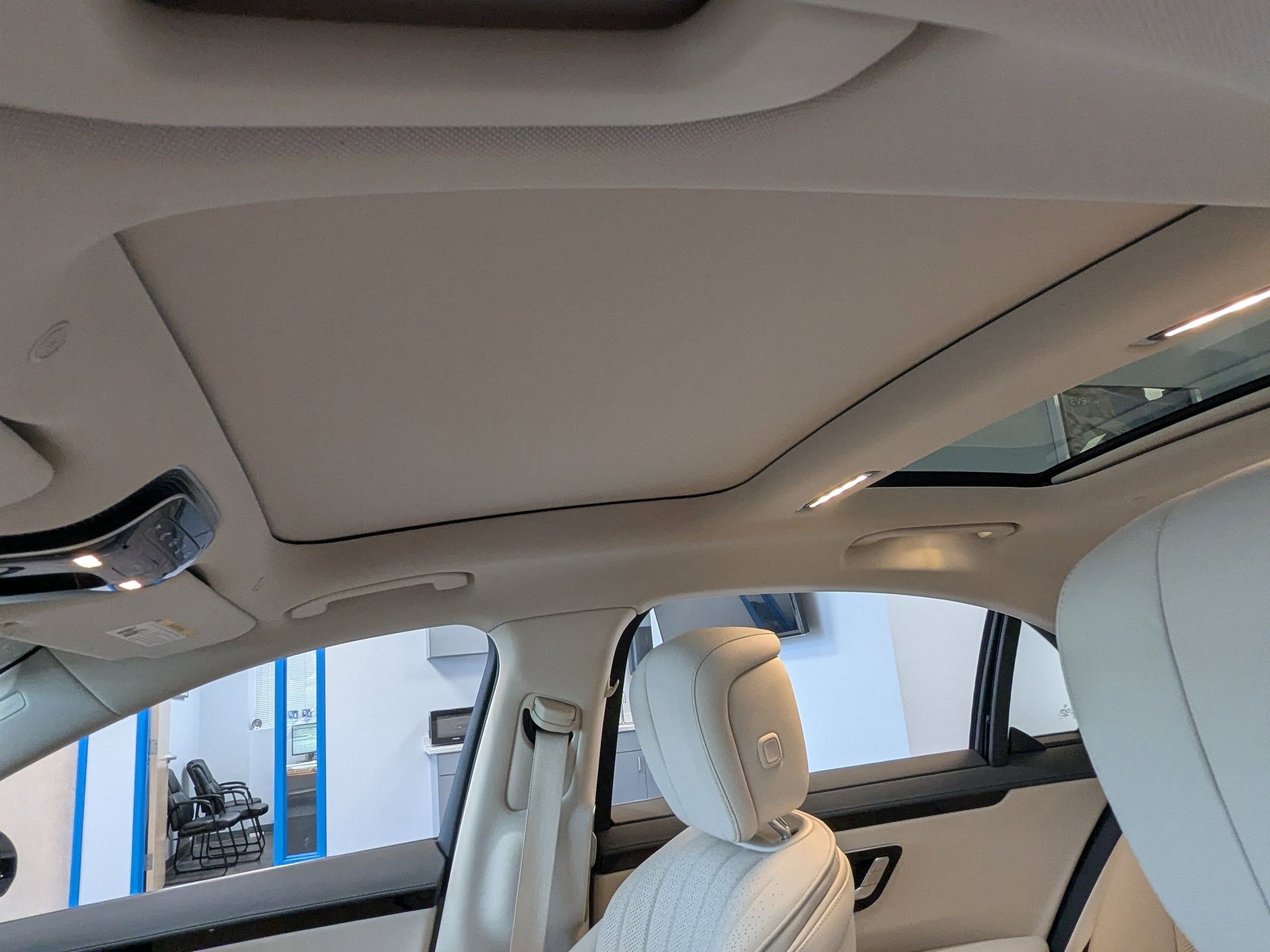 Used 2023 Mercedes-Benz S 500 4MATIC image 23