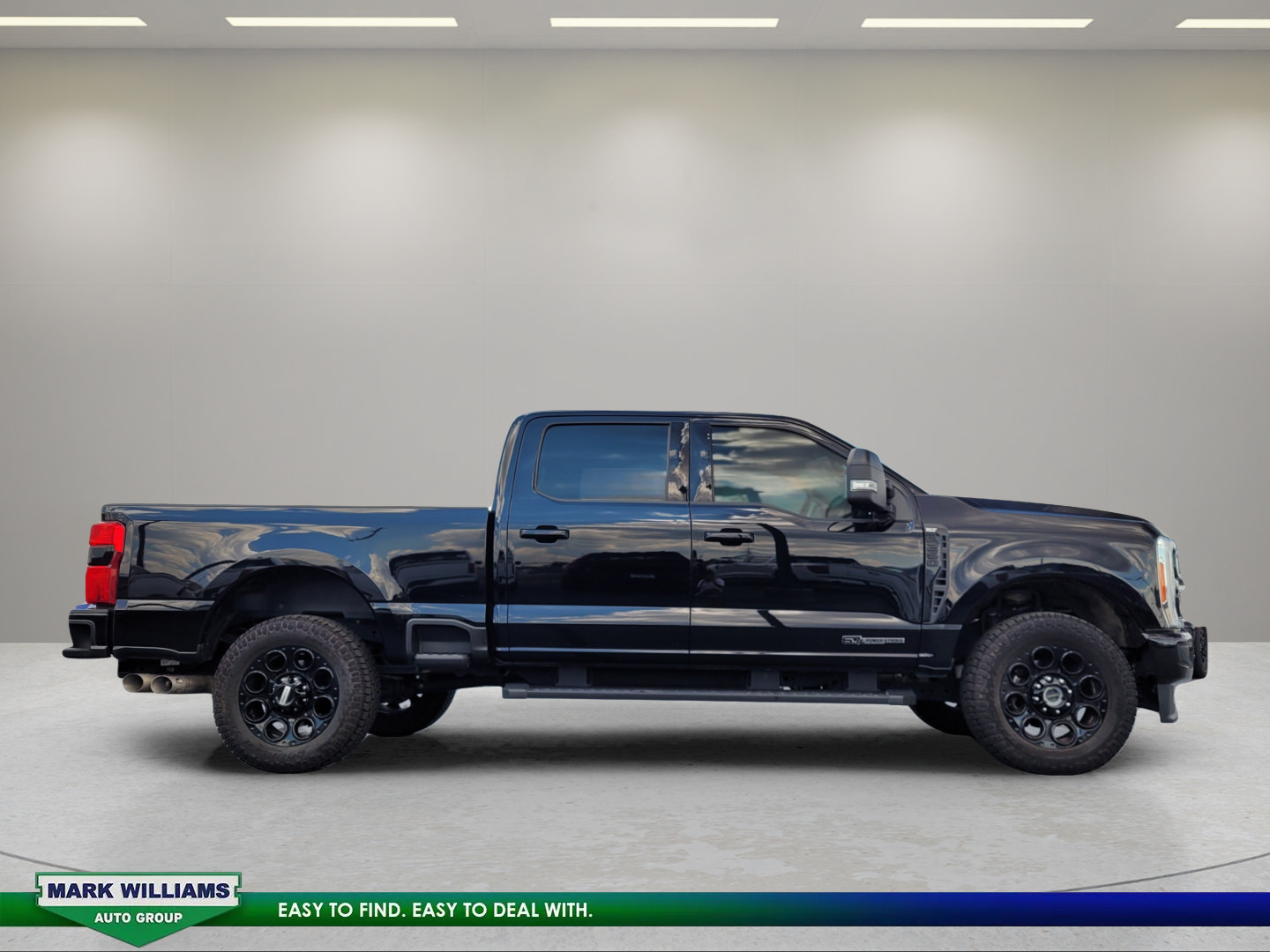 Used 2023 Ford F250 XLT w/ Black Appearance Package AWD/4WD image 2