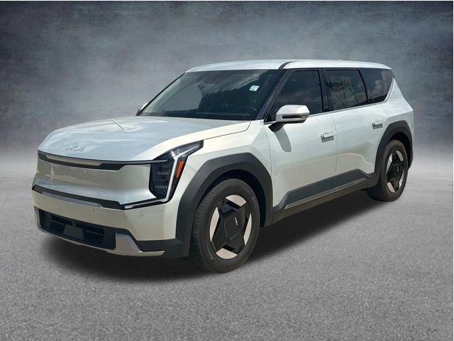 Used 2024 Kia EV9 Light Long Range RWD image 3